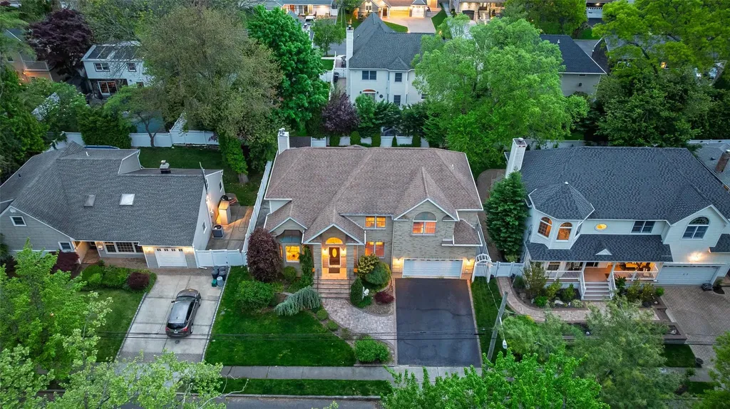 2175 Helene Avenue Merrick NY 11566