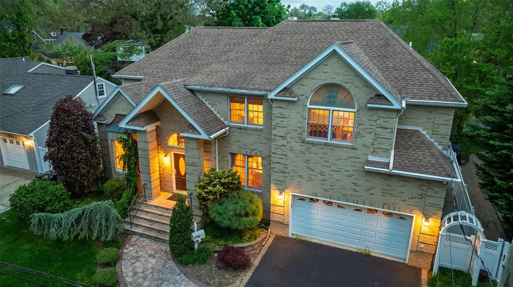 2175 Helene Avenue Merrick NY 11566