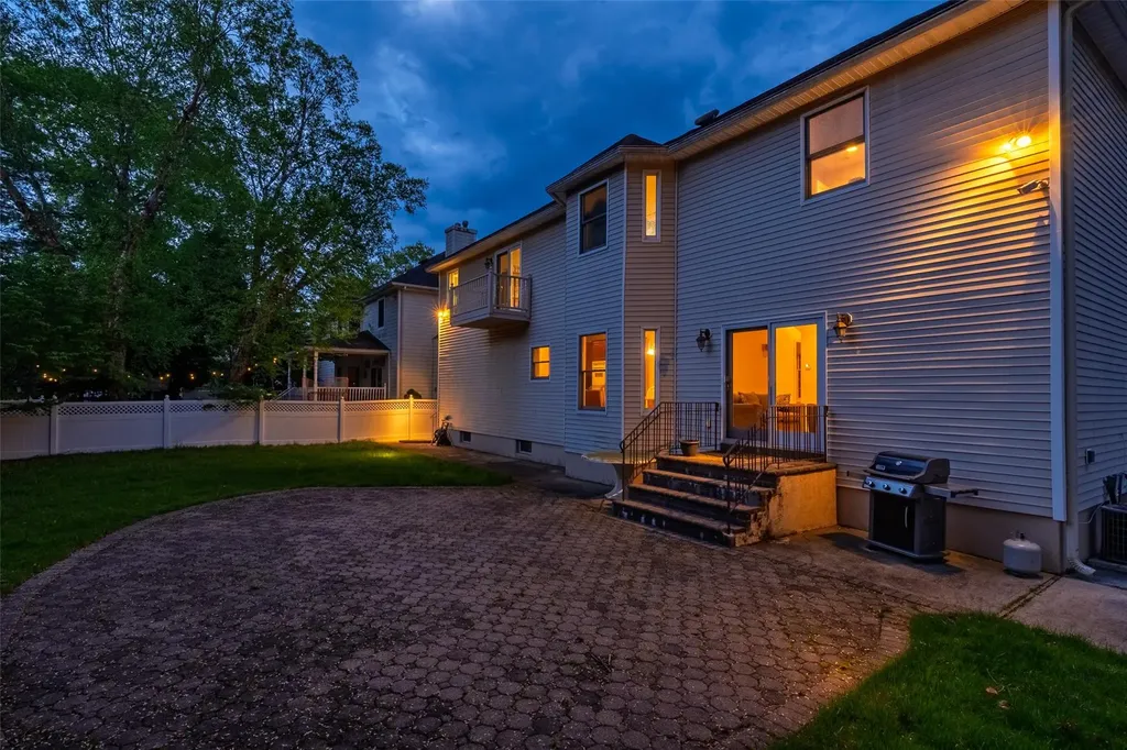 2175 Helene Avenue Merrick NY 11566