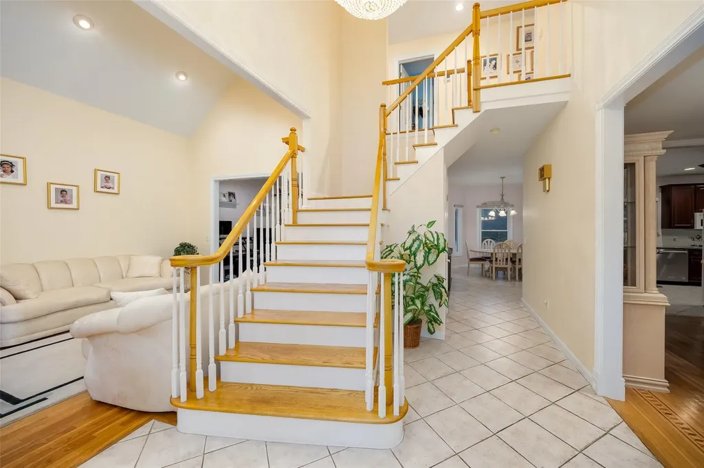 2175 Helene Avenue Merrick NY 11566