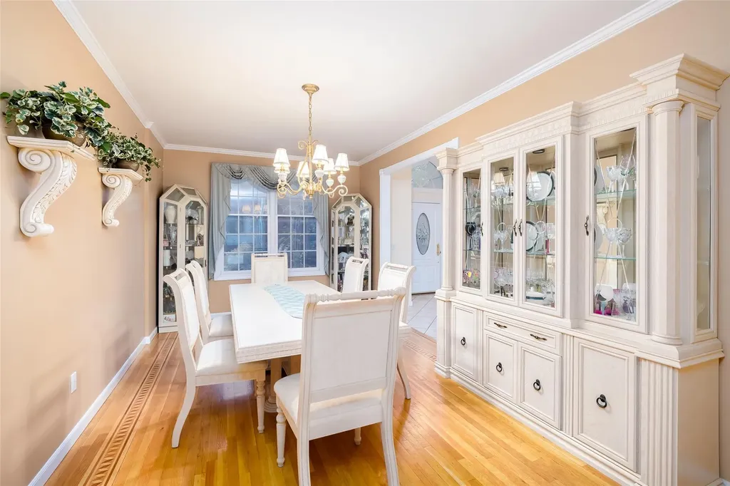 2175 Helene Avenue Merrick NY 11566