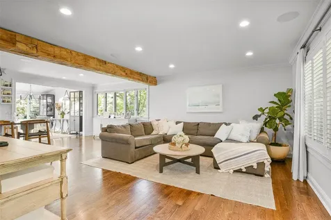 685 Barrymore Lane Mamaroneck NY 10543