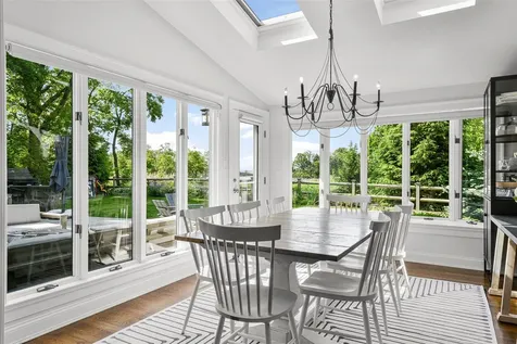 685 Barrymore Lane Mamaroneck NY 10543