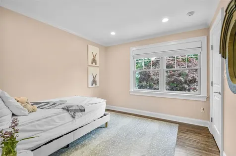 685 Barrymore Lane Mamaroneck NY 10543