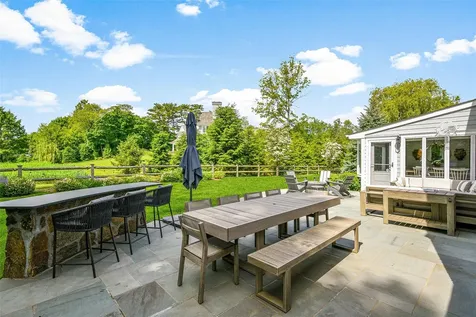 685 Barrymore Lane Mamaroneck NY 10543