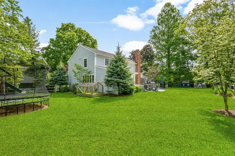 685 Barrymore Lane Mamaroneck NY 10543