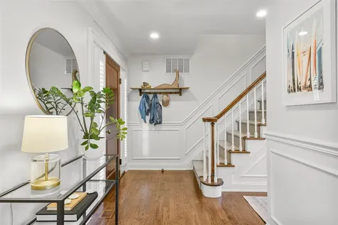 685 Barrymore Lane Mamaroneck NY 10543