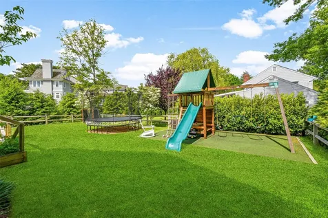 685 Barrymore Lane Mamaroneck NY 10543
