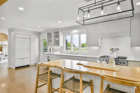 685 Barrymore Lane Mamaroneck NY 10543