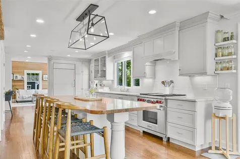 685 Barrymore Lane Mamaroneck NY 10543