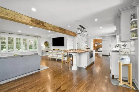 685 Barrymore Lane Mamaroneck NY 10543