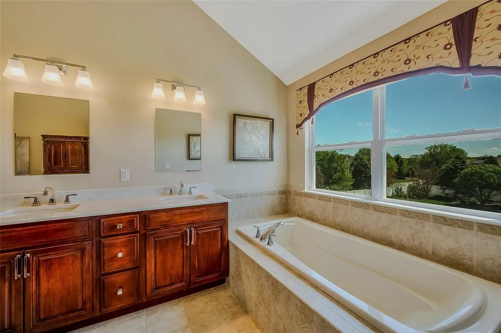 2 Upton Court Shoreham NY 11786