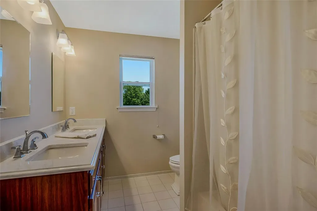 2 Upton Court Shoreham NY 11786