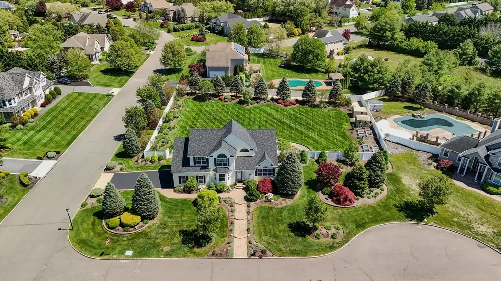 2 Upton Court Shoreham NY 11786