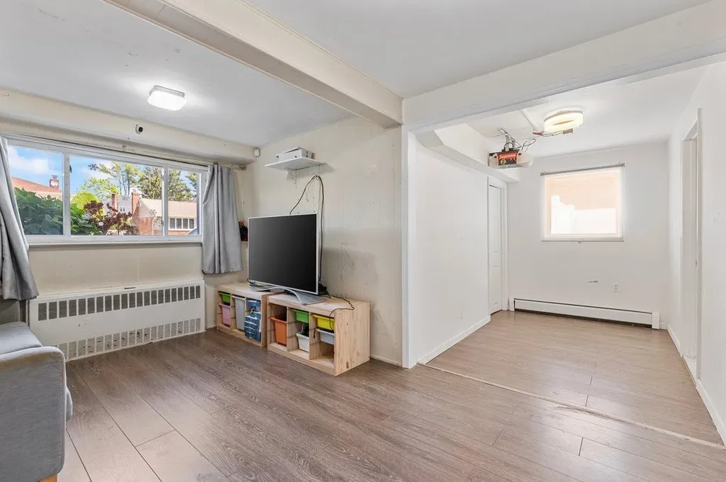 42 Macarthur Avenue Plainview NY 11803