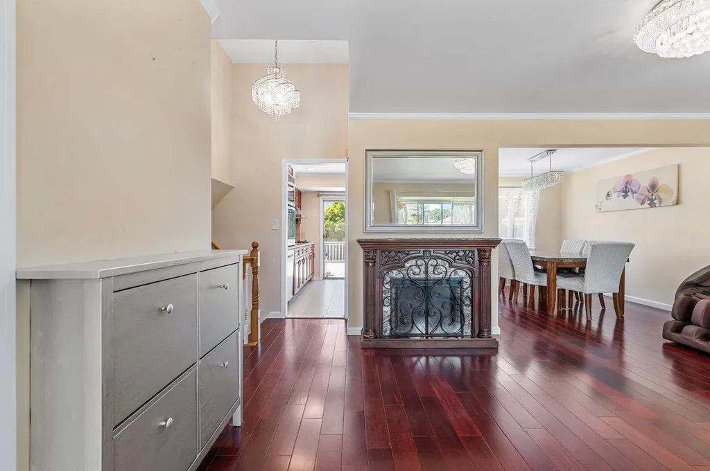 42 Macarthur Avenue Plainview NY 11803
