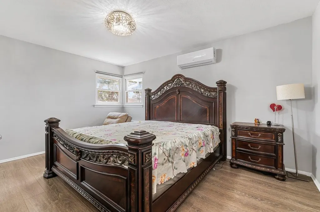 42 Macarthur Avenue Plainview NY 11803