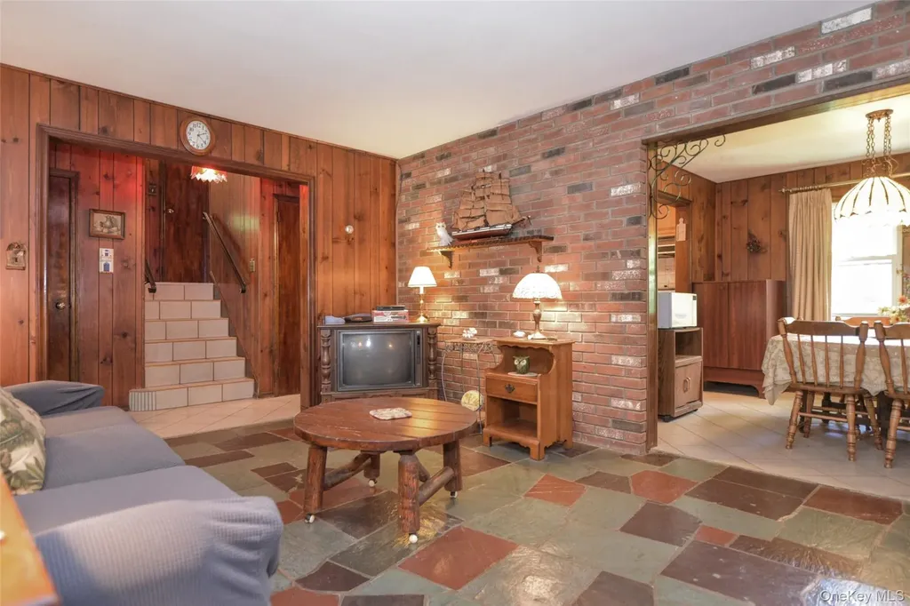 210 Rockland Road Pearl River NY 10965
