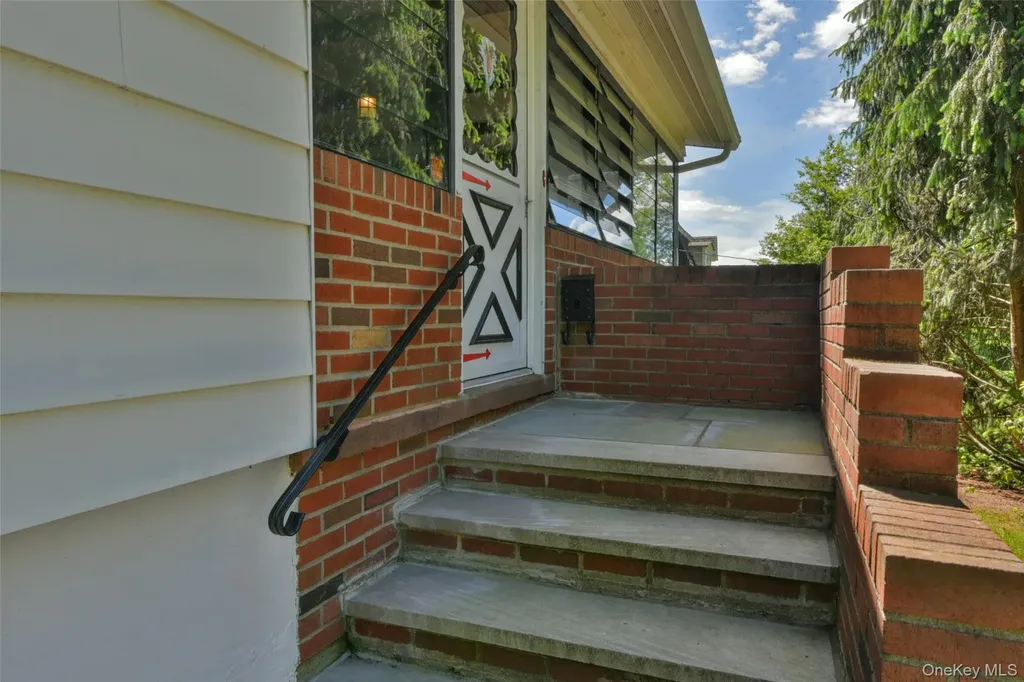 210 Rockland Road Pearl River NY 10965
