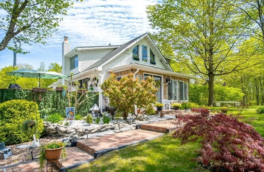 559 Noxon Road Poughkeepsie NY 12603