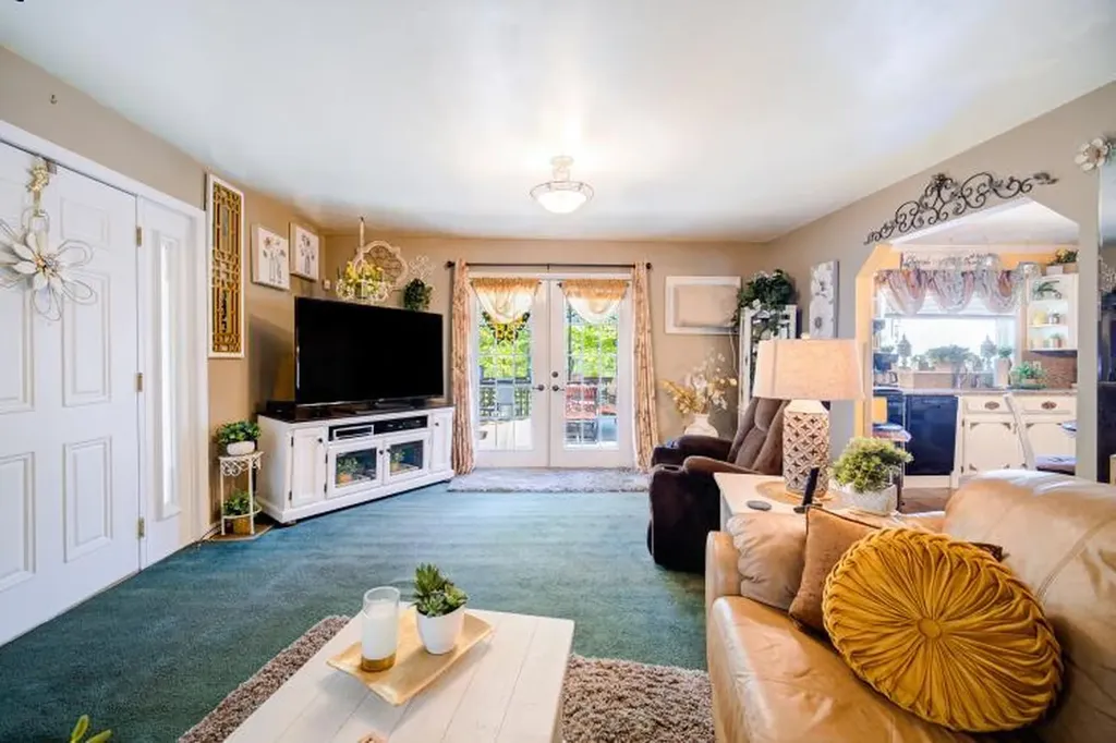 559 Noxon Road Poughkeepsie NY 12603
