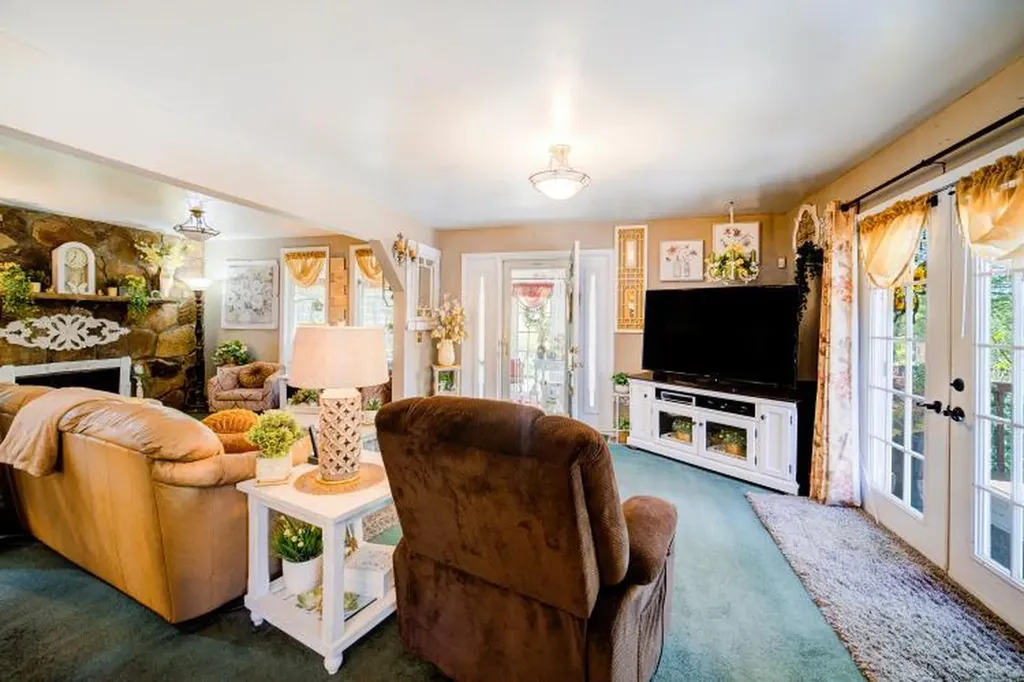 559 Noxon Road Poughkeepsie NY 12603