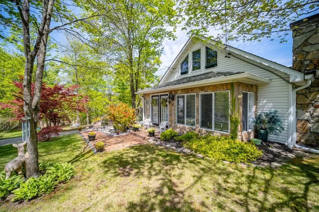 559 Noxon Road Poughkeepsie NY 12603