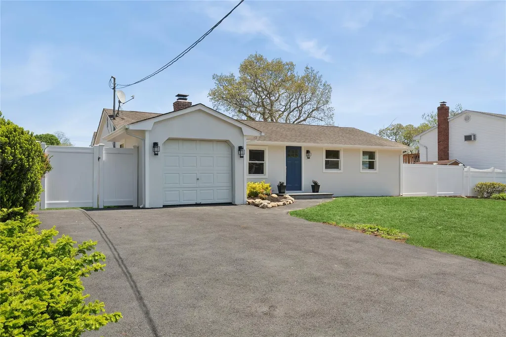 59 Smithtown Polk Boulevard Centereach NY 11720