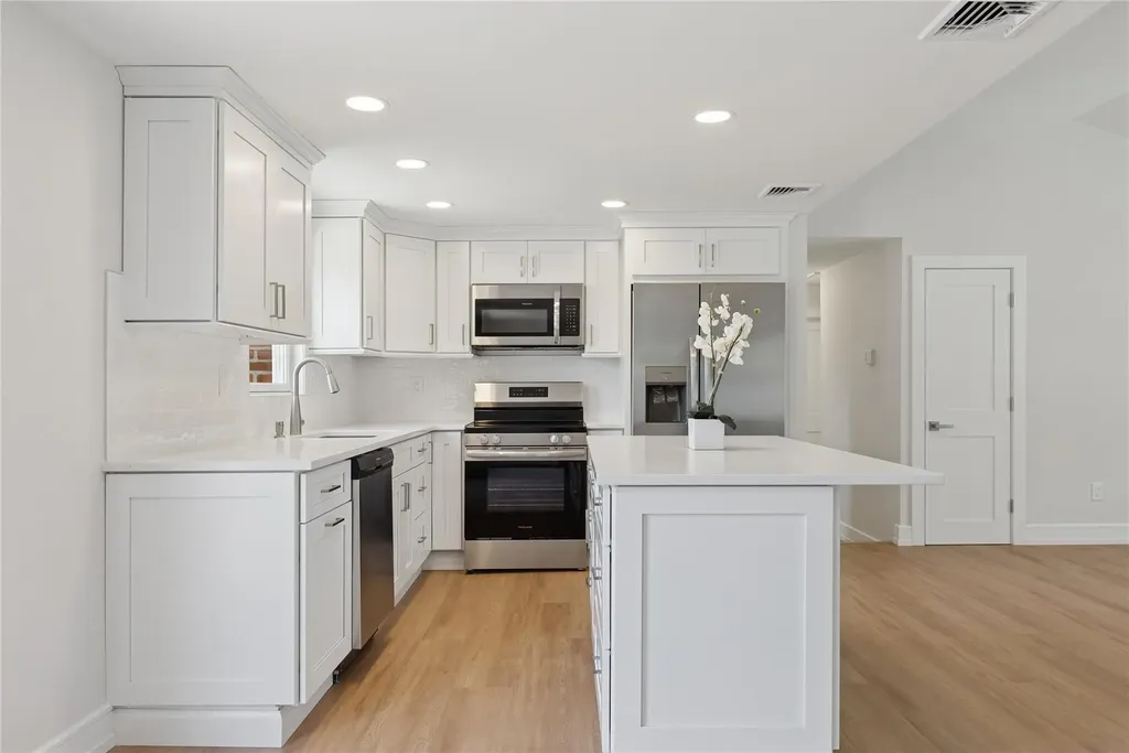 59 Smithtown Polk Boulevard Centereach NY 11720
