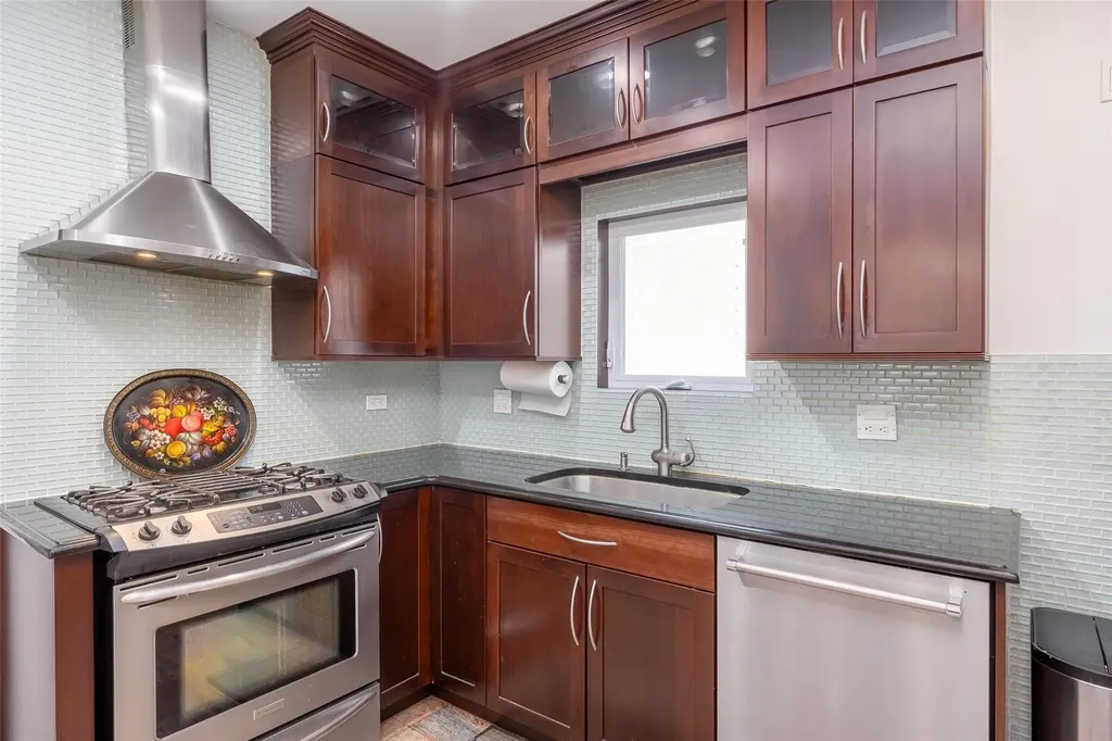 1730 Hancock Street Hewlett NY 11557