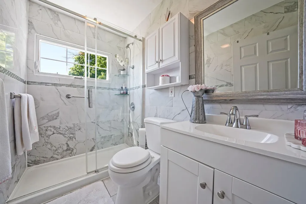 15 Thrush Lane Levittown NY 11756