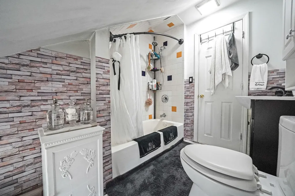 15 Thrush Lane Levittown NY 11756