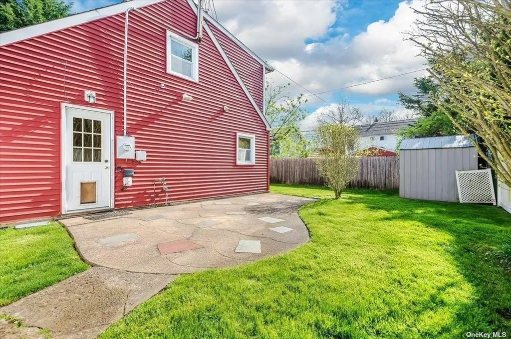 85 Hilltop Road Levittown NY 11756