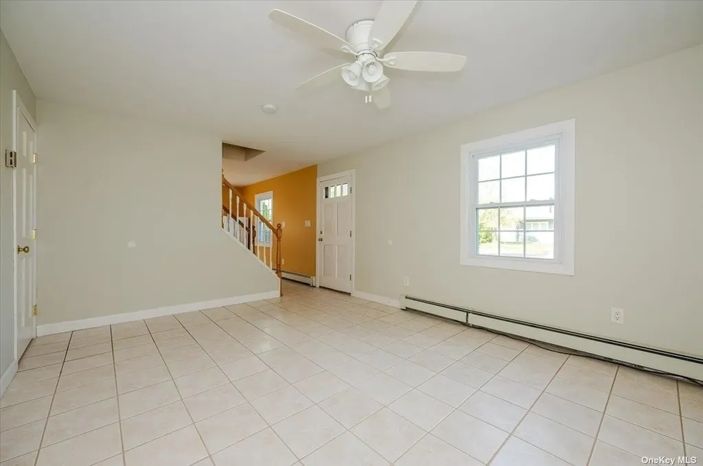 85 Hilltop Road Levittown NY 11756
