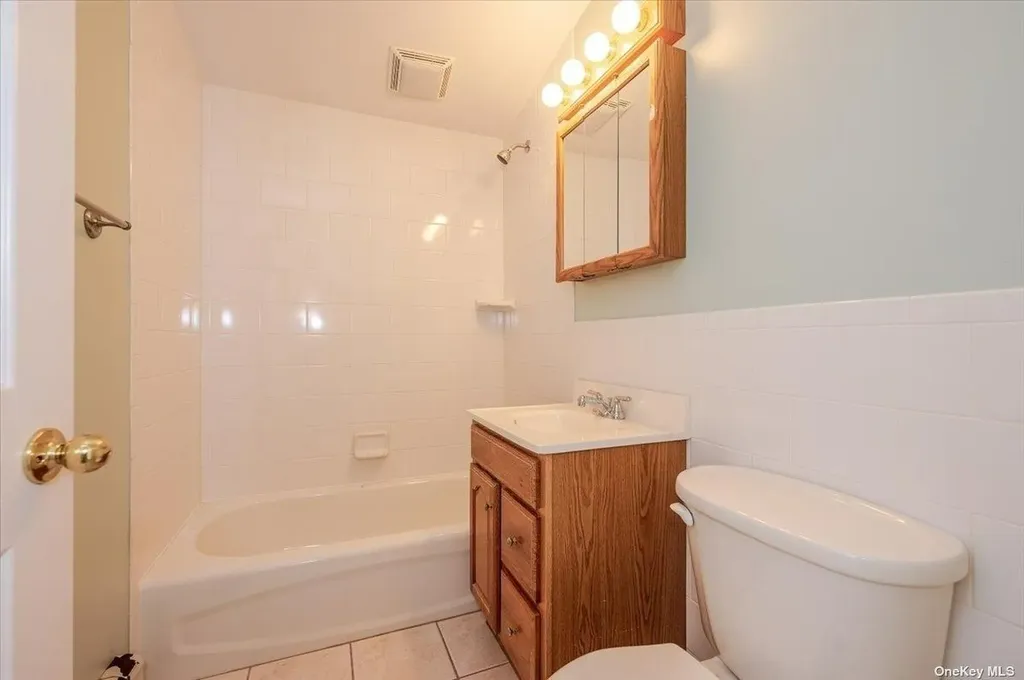 85 Hilltop Road Levittown NY 11756