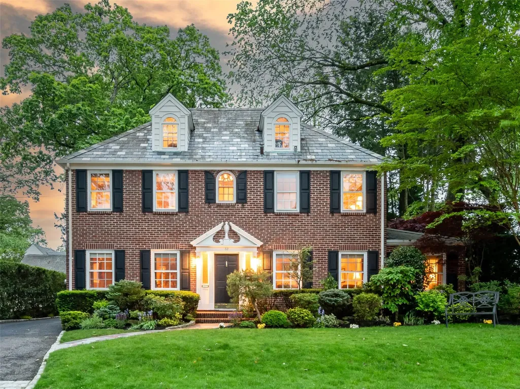 32 Inness Place Manhasset NY 11030