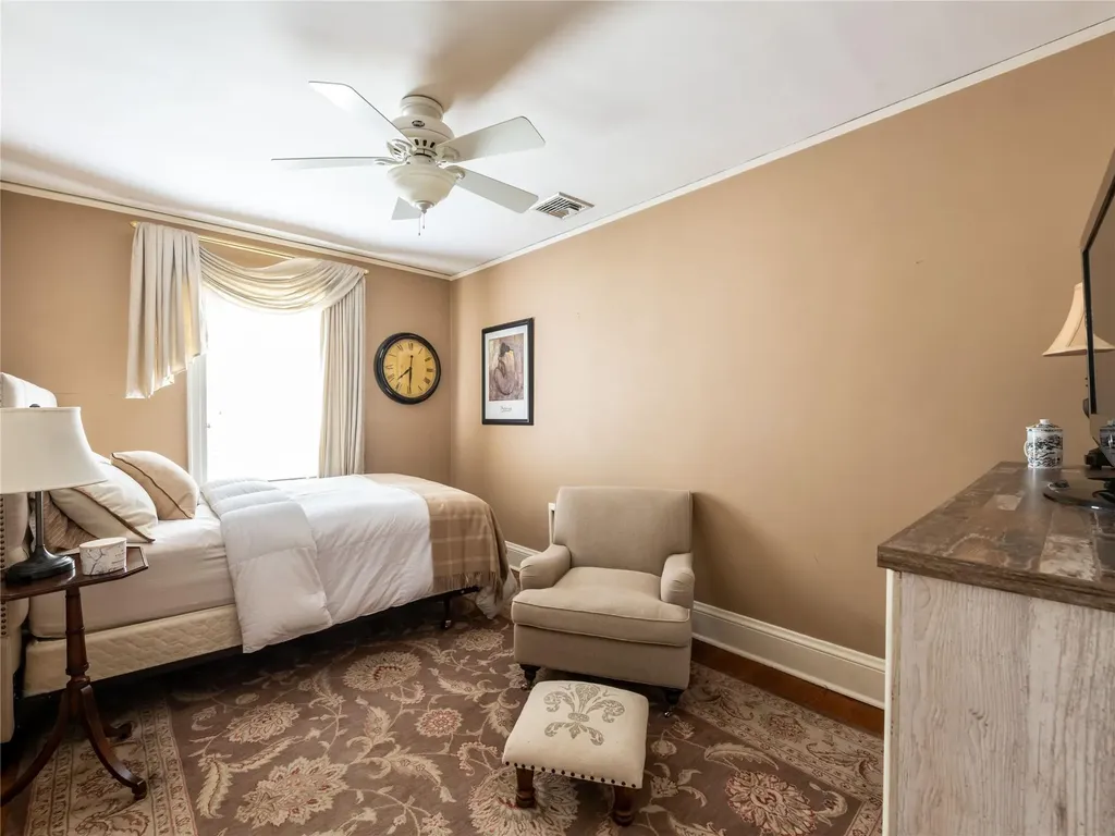 32 Inness Place Manhasset NY 11030