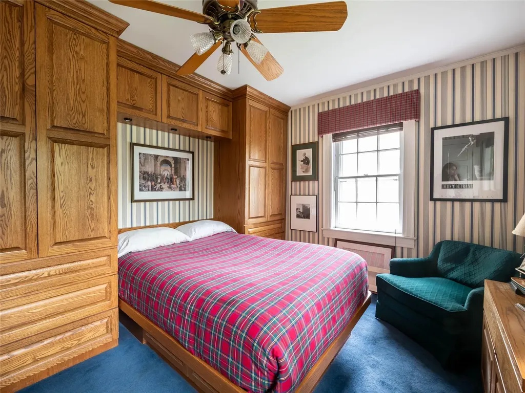 32 Inness Place Manhasset NY 11030