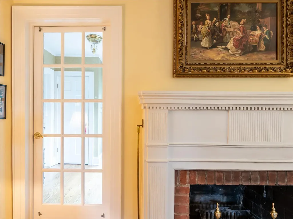 32 Inness Place Manhasset NY 11030