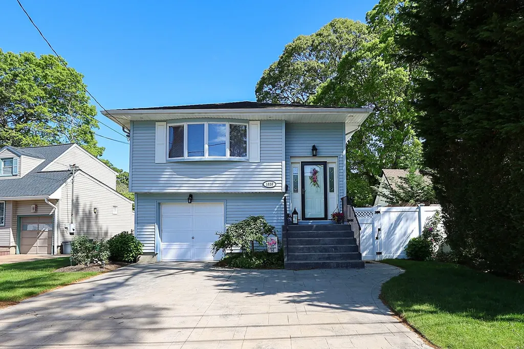 1839 Aetna Place Merrick NY 11566
