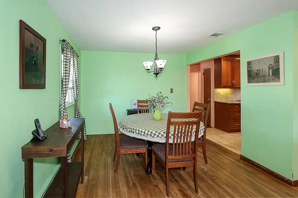 1839 Aetna Place Merrick NY 11566