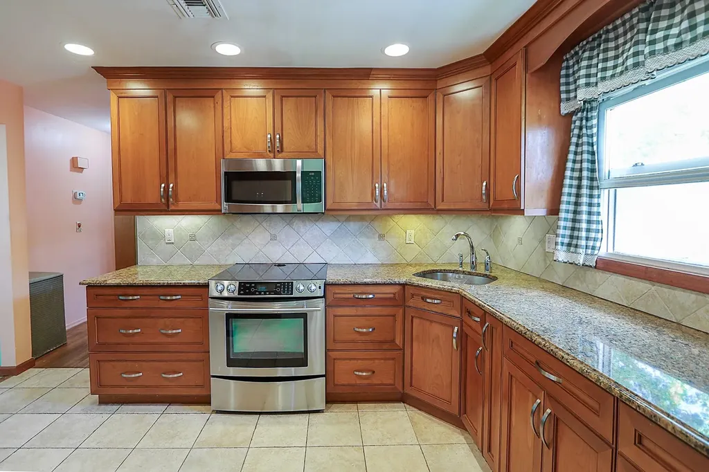 1839 Aetna Place Merrick NY 11566