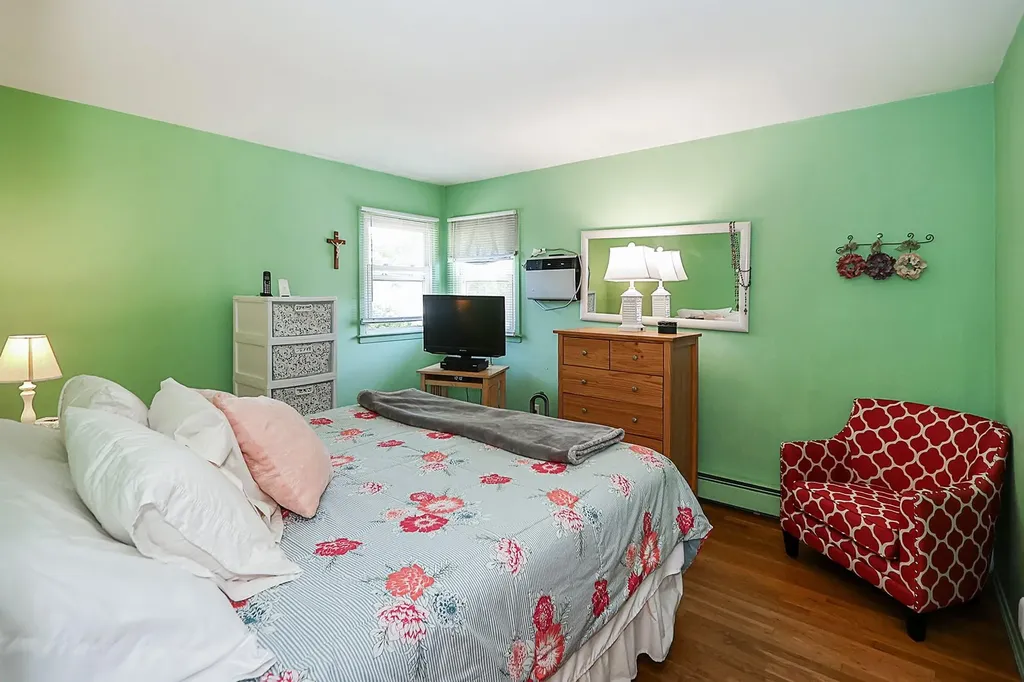 1839 Aetna Place Merrick NY 11566