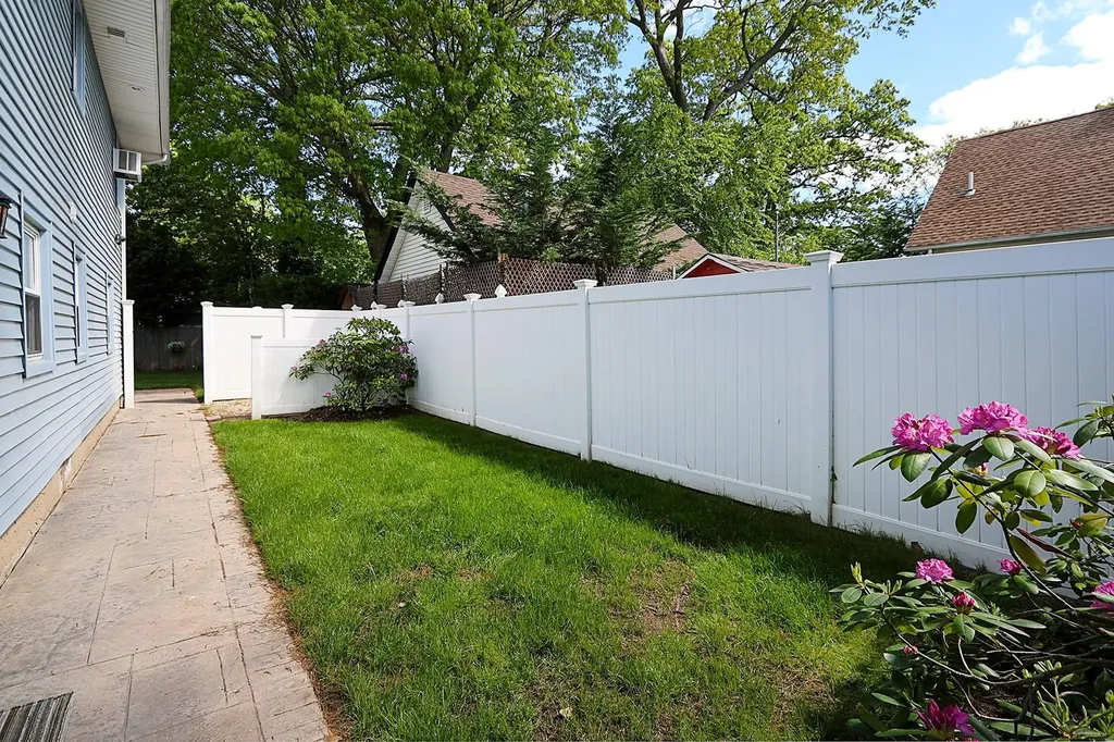 1839 Aetna Place Merrick NY 11566