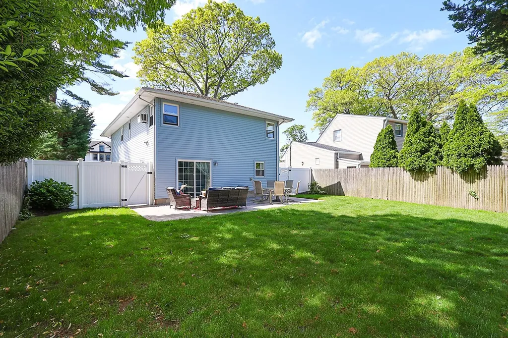 1839 Aetna Place Merrick NY 11566