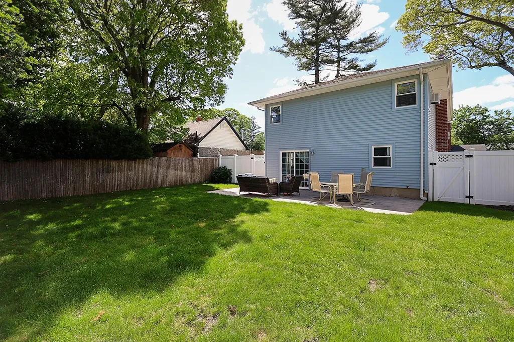 1839 Aetna Place Merrick NY 11566