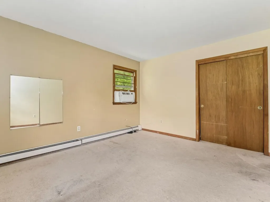 26 Woodland Circle Hyde Park NY 12538