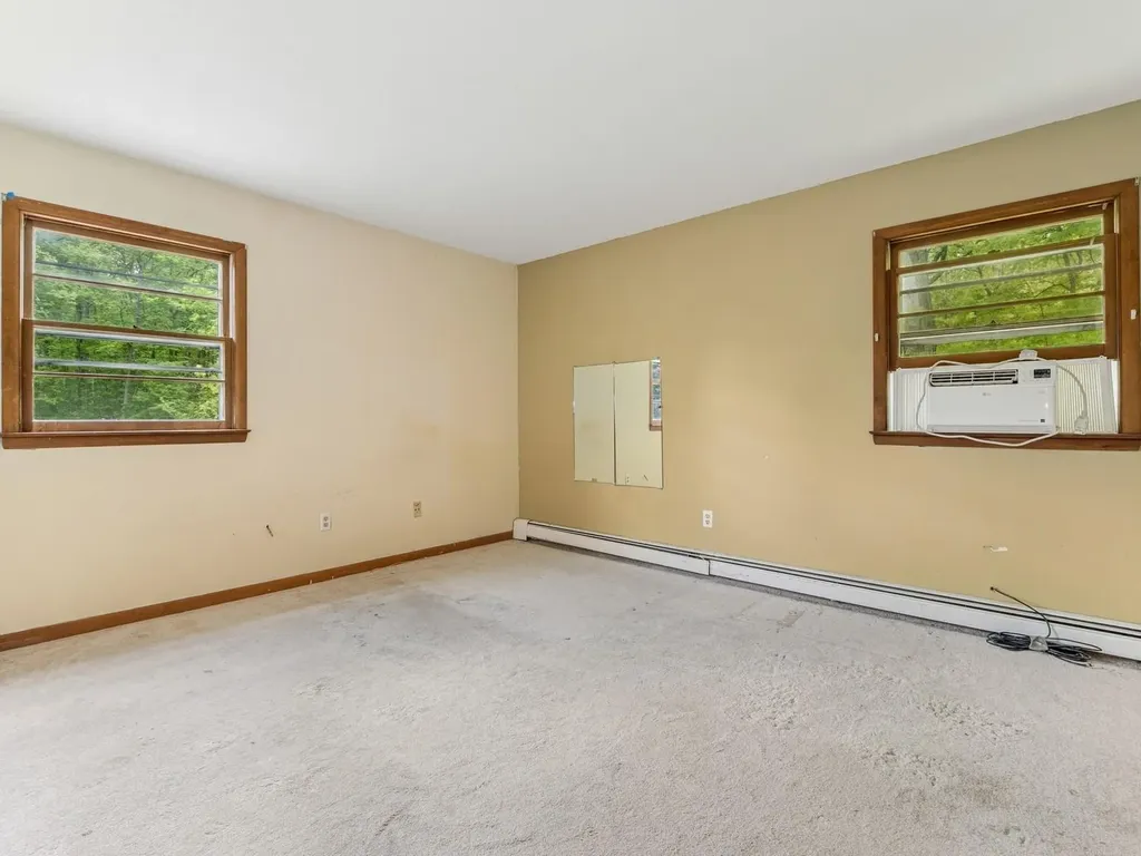 26 Woodland Circle Hyde Park NY 12538
