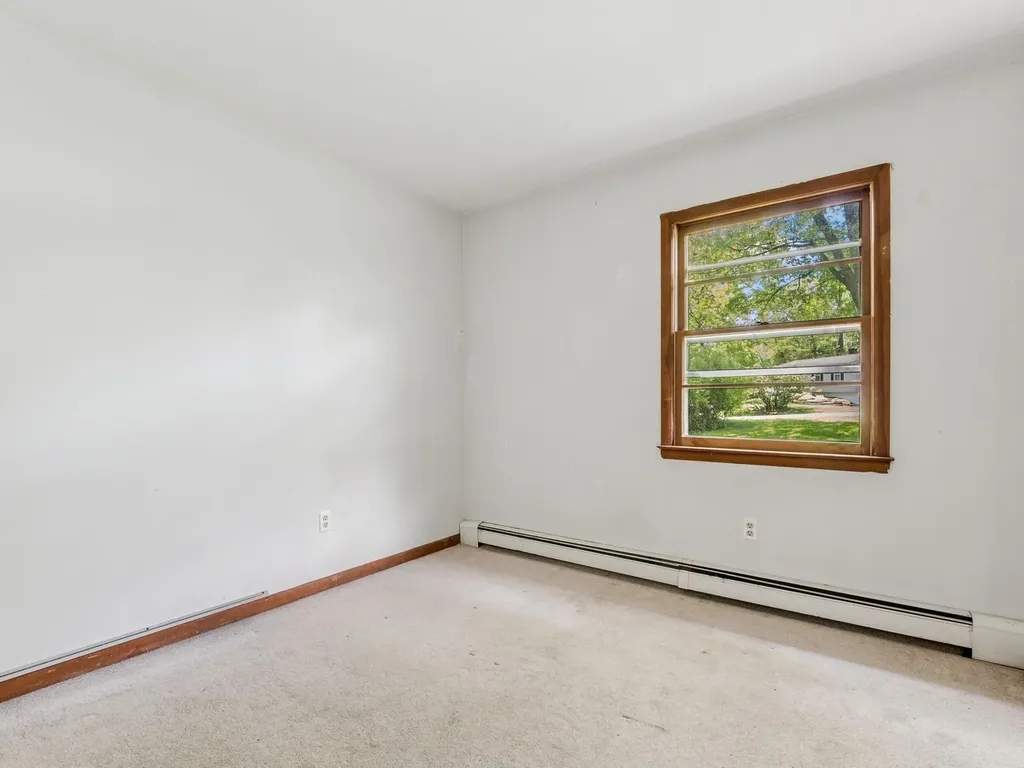 26 Woodland Circle Hyde Park NY 12538