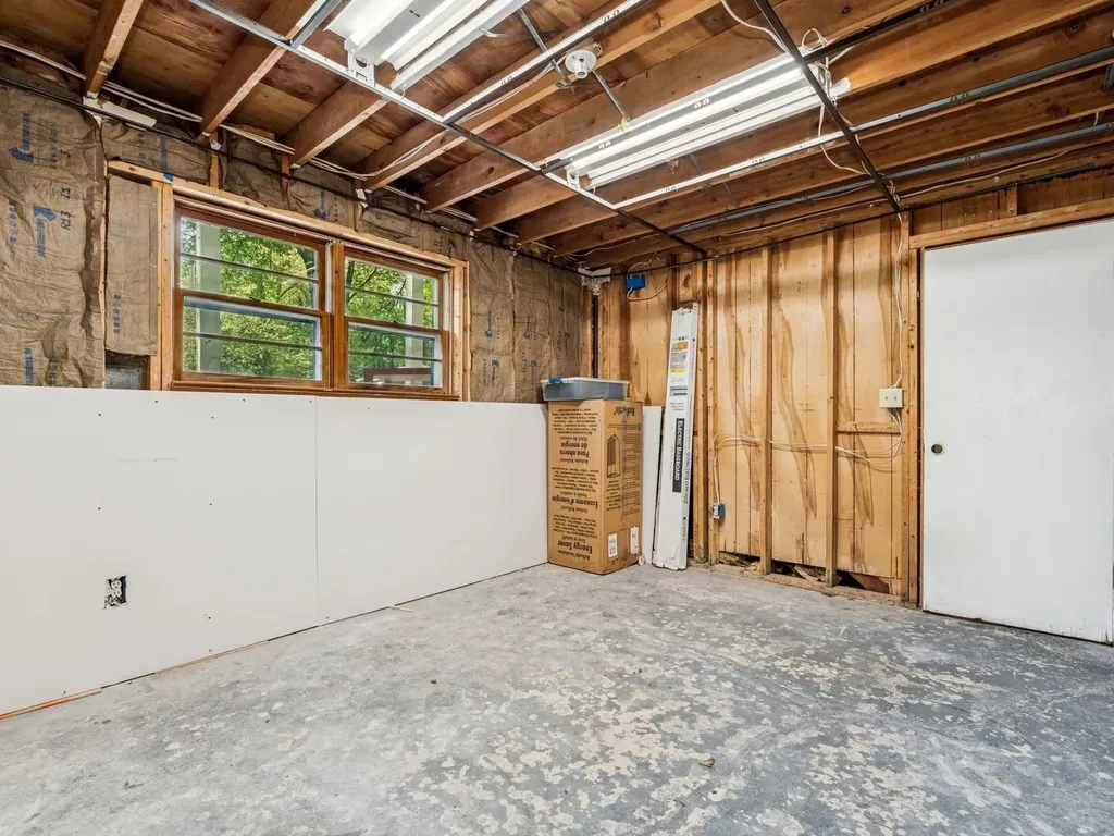 26 Woodland Circle Hyde Park NY 12538